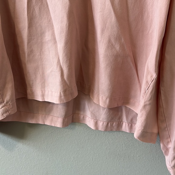 NWT Cloth + Stone EVEREVE Pink Champagne V Neck Smocked Blouse Medium - Picture 8 of 12